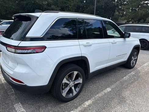 Used 2022 Jeep Grand Cherokee Limited 4xe w/ Luxury Tech Group II AWD/4WD image 5