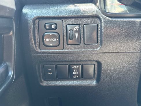 Used 2017 Toyota 4Runner SR5 Premium AWD/4WD image 32