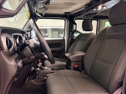 Used 2023 Jeep Wrangler Unlimited Sahara AWD/4WD image 13