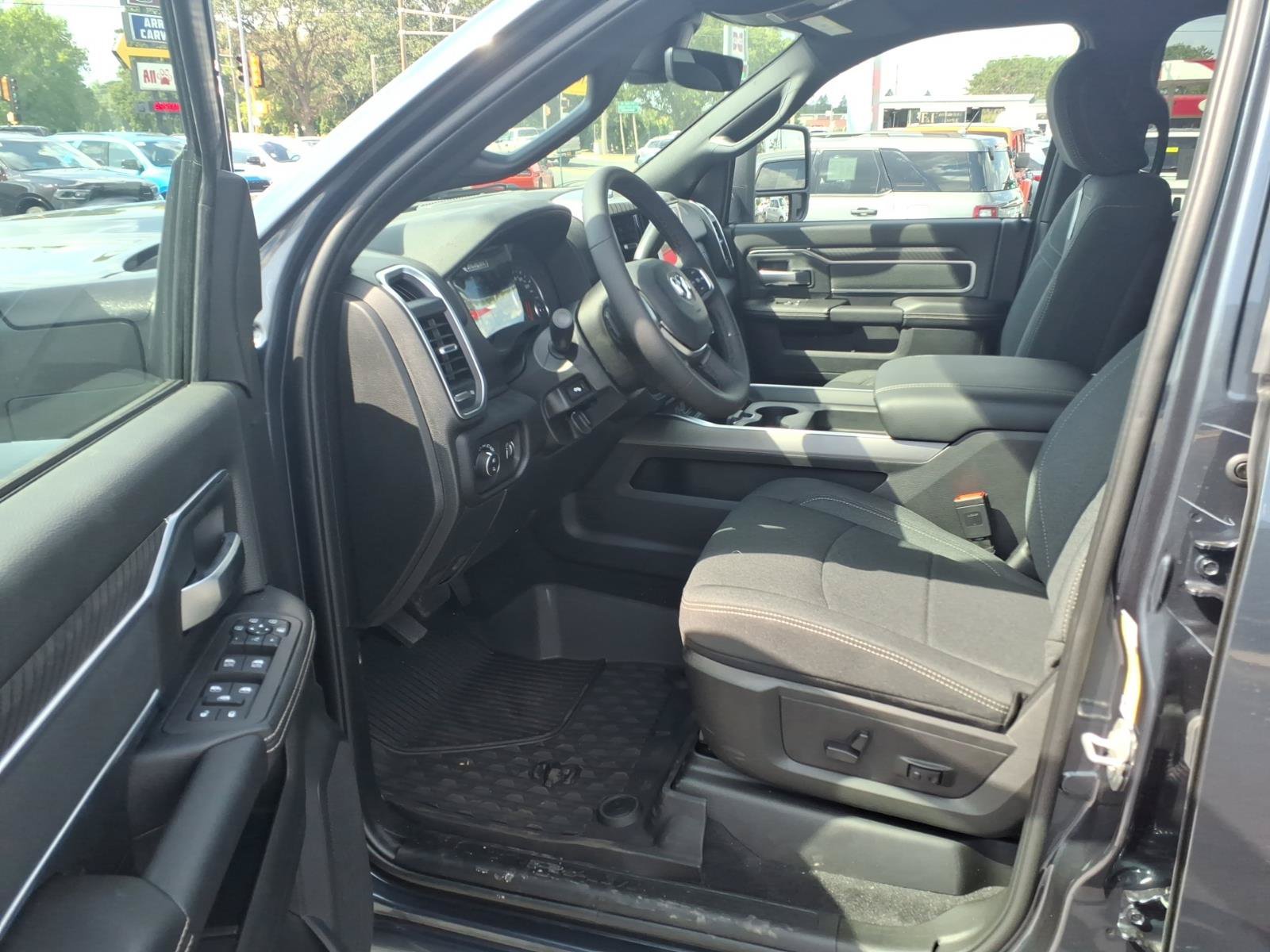 New 2026 RAM 2500 Big Horn AWD/4WD image 7