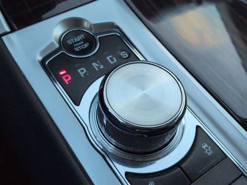 Used 2014 Jaguar XF 3.0 image 30