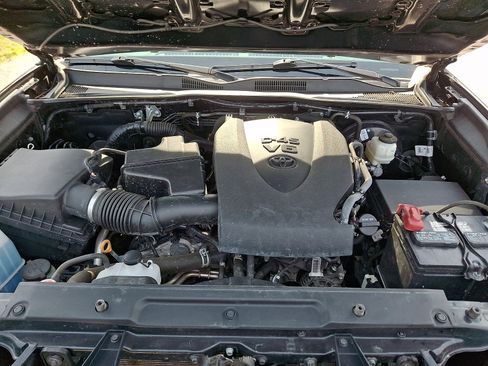 Used 2021 Toyota Tacoma Limited w/ Nightshade Package image 30