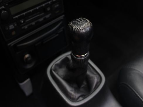 Used 2004 Toyota MR2 image 34