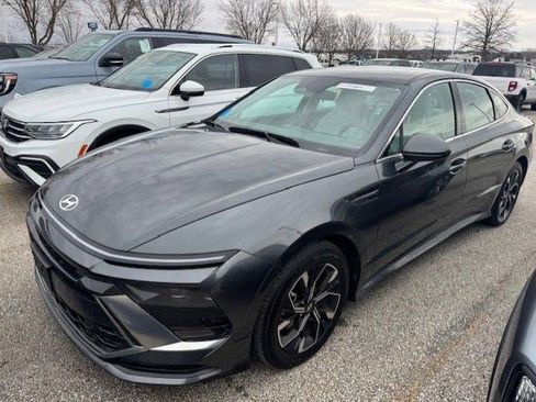 Used 2025 Hyundai Sonata SEL image 2