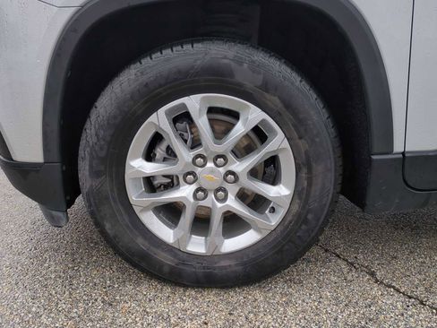 Used 2021 Chevrolet Traverse LS FWD image 33