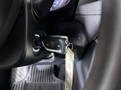 Used 2022 Toyota RAV4 LE AWD/4WD image 17