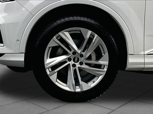 Certified 2023 Audi Q7 2.0T Premium w/ Convenience Package AWD/4WD image 11