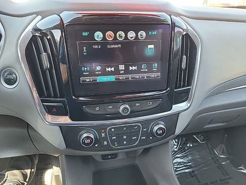 Used 2018 Chevrolet Traverse LT image 10