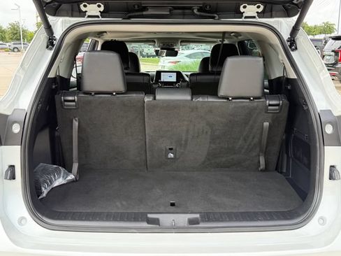 Used 2026 Toyota Highlander XLE AWD/4WD image 28