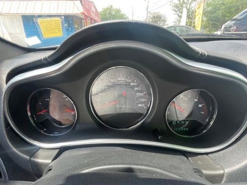 Used 2013 Dodge Avenger SE image 7