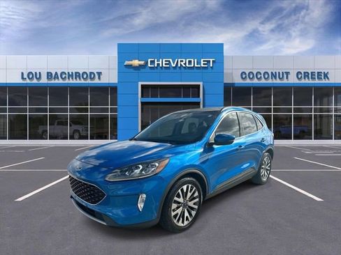 Used 2020 Ford Escape Titanium image 4