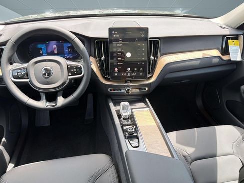 New 2026 Volvo XC60 B5 Core w/ Climate Package AWD/4WD image 17