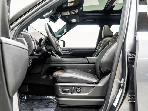 Used 2025 Nissan Armada Platinum image 39