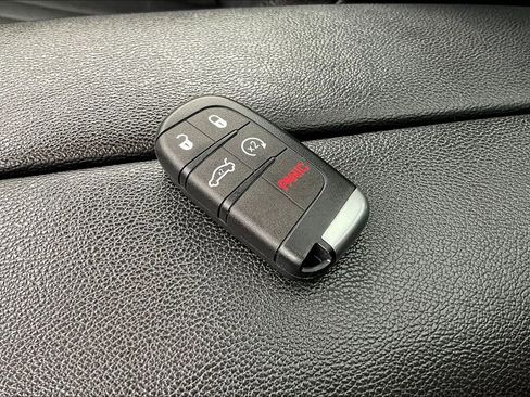 Used 2019 Maserati Levante image 35