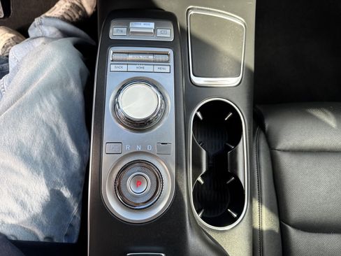 Used 2025 Genesis GV70 2.5T image 21