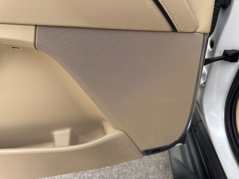 Used 2021 Cadillac Escalade ESV Premium Luxury image 26