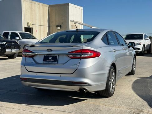 Used 2017 Ford Fusion SE w/ Equipment Group 201A image 9