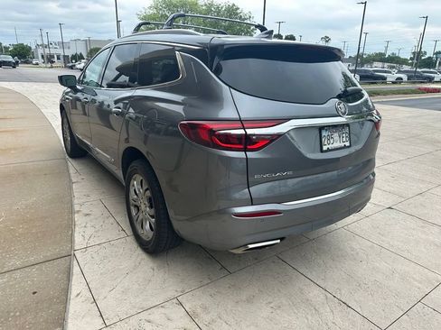 Used 2020 Buick Enclave Avenir w/ Avenir Technology Package FWD image 3