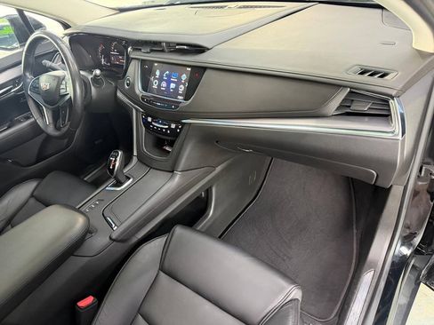 Used 2017 Cadillac XT5 Premium Luxury AWD/4WD image 22