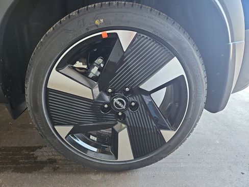 New 2026 Nissan Kicks SR w/ Cold Weather Package image 21