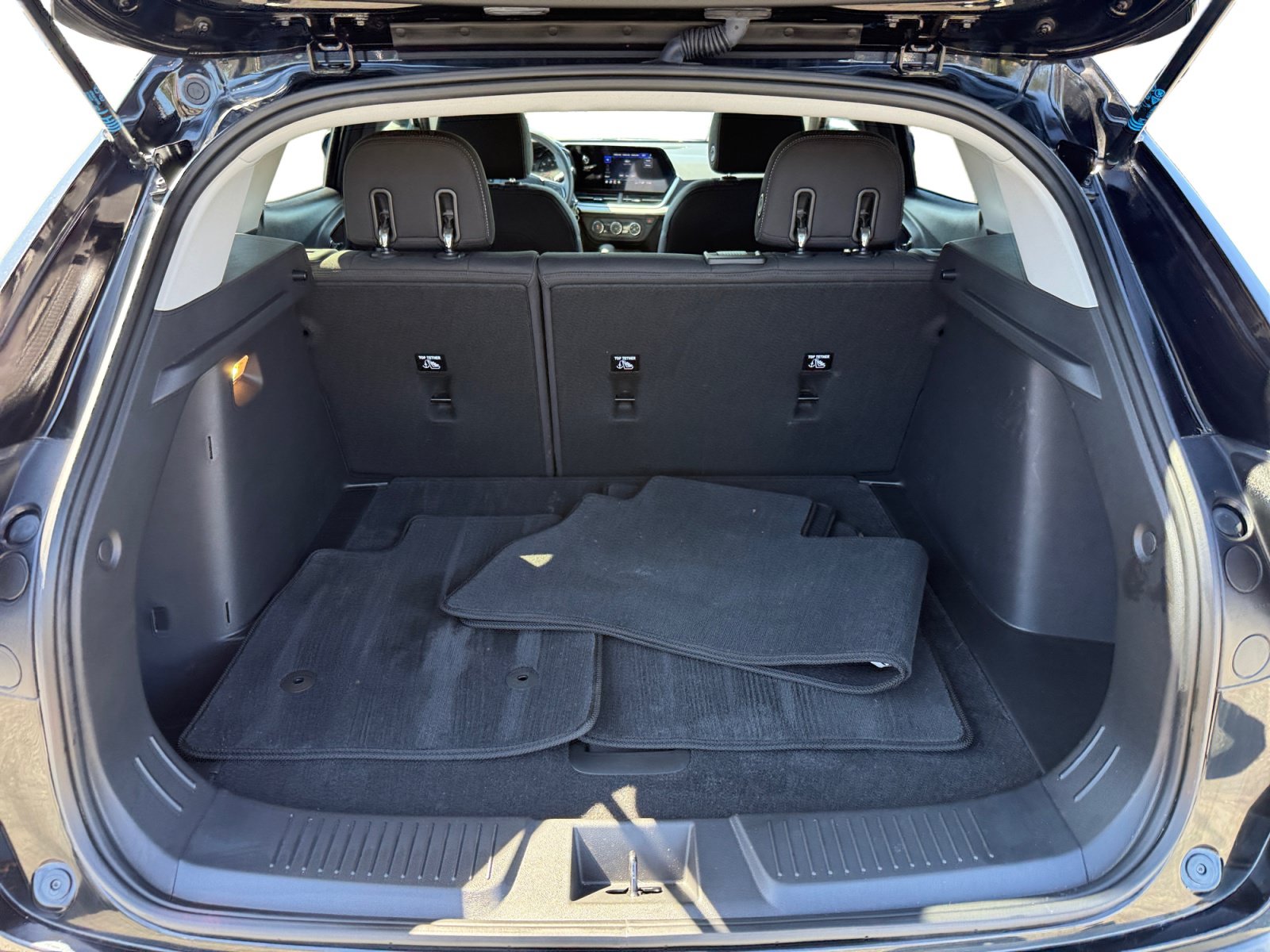 Used 2024 Chevrolet Trax LS FWD image 17