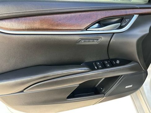 Used 2019 Cadillac XTS Luxury FWD image 14