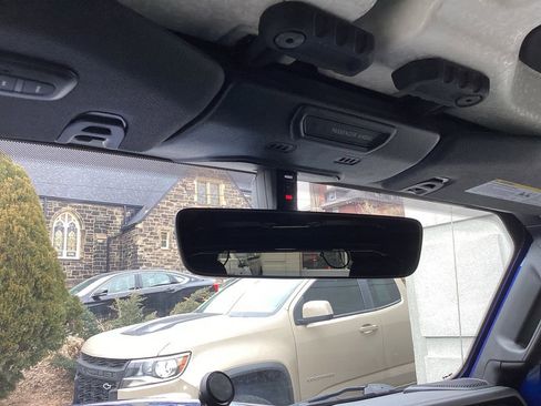 Used 2018 Jeep Wrangler Unlimited Sahara image 15