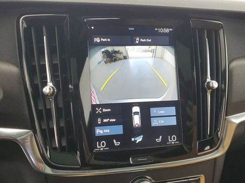 Used 2017 Volvo V90 T6 Cross Country image 29