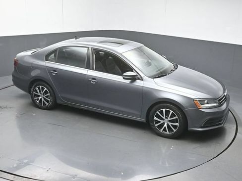 Used 2018 Volkswagen Jetta SE FWD image 38