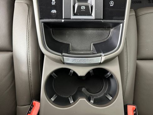 Certified 2026 Porsche Macan Turbo AWD/4WD image 30