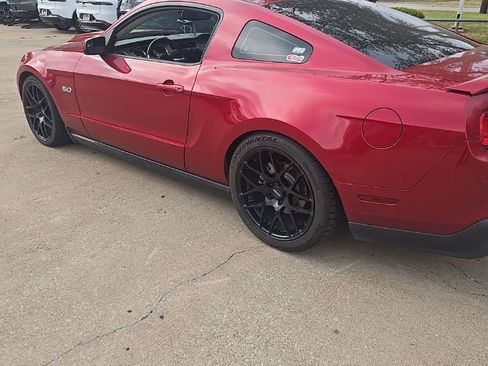 Used 2011 Ford Mustang GT Premium image 14