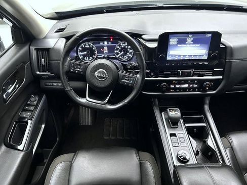 Certified 2025 Nissan Pathfinder SL AWD/4WD image 14