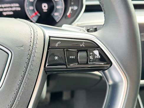 Used 2022 Audi A8 L 3.0T AWD/4WD image 40