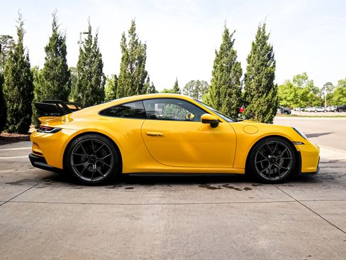 Used 2022 Porsche 911 GT3 RWD image 11