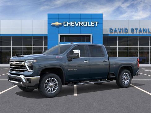 Used 2026 Chevrolet Silverado 2500 LTZ w/ LTZ Convenience Package AWD/4WD image 18