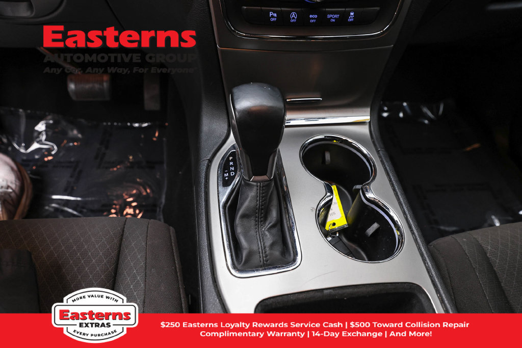 Used 2021 Jeep Grand Cherokee Laredo AWD/4WD image 14