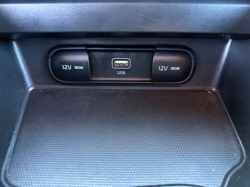 Used 2025 Kia Soul LX w/ LX Technology Package FWD image 27