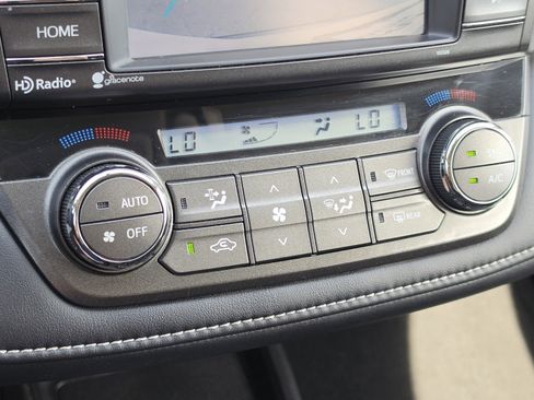 Used 2015 Toyota RAV4 XLE FWD image 23