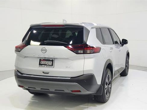 Certified 2023 Nissan Rogue SV image 7