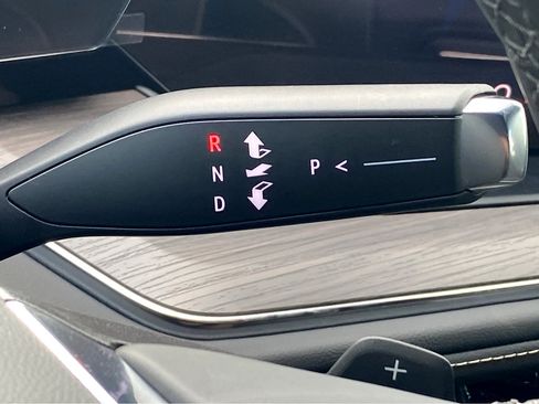 New 2025 Chevrolet Suburban Premier image 14