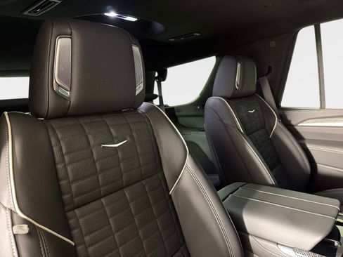 Used 2025 Cadillac Escalade V AWD/4WD image 29