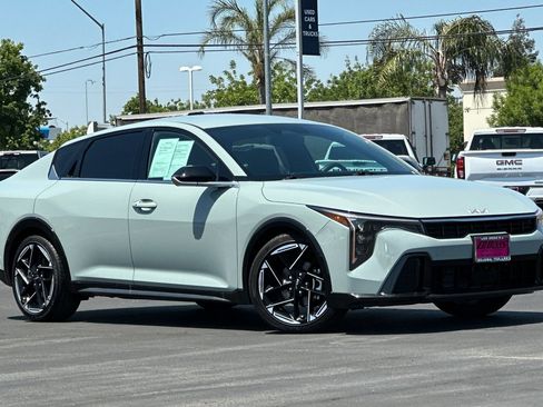 Used 2025 Kia K4 GT-Line FWD image 2