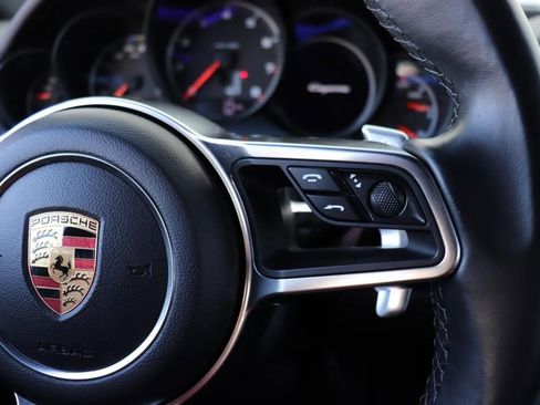 Used 2018 Porsche Cayenne Platinum Edition w/ Premium Package image 43