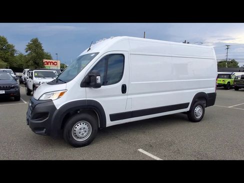 Used 2026 RAM ProMaster 2500 w/ Convenience Group FWD image 4