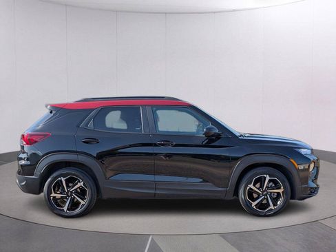 Used 2022 Chevrolet TrailBlazer RS w/ Sun and Liftgate Package FWD image 6