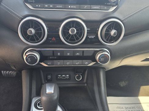Used 2024 Nissan Sentra SV FWD image 11