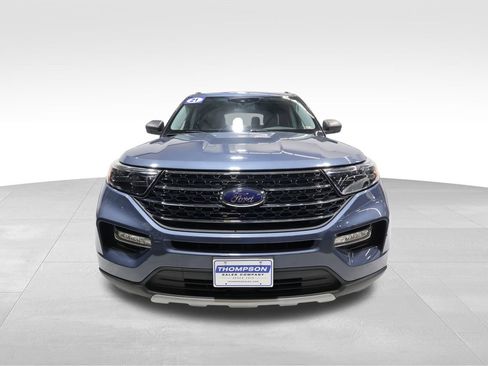 Used 2021 Ford Explorer XLT w/ Equipment Group 202A image 7