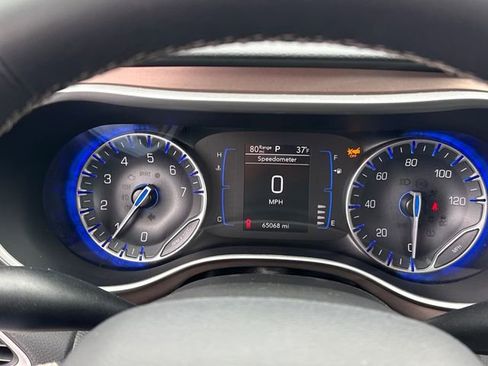 Used 2023 Chrysler Voyager LX image 19