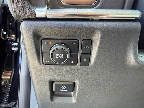Used 2026 Ford Expedition Platinum w/ Driver's Package AWD/4WD image 6
