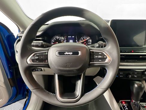 Used 2022 Jeep Compass Latitude image 17